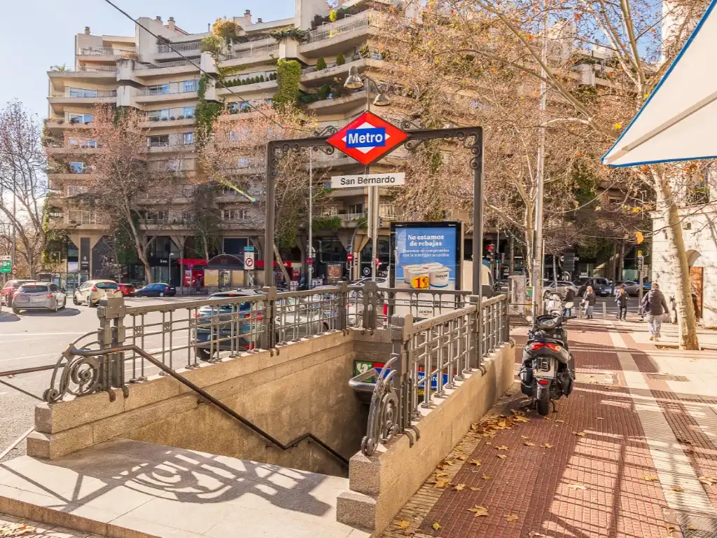 Außenansicht von Büro zur Miete in Madrid