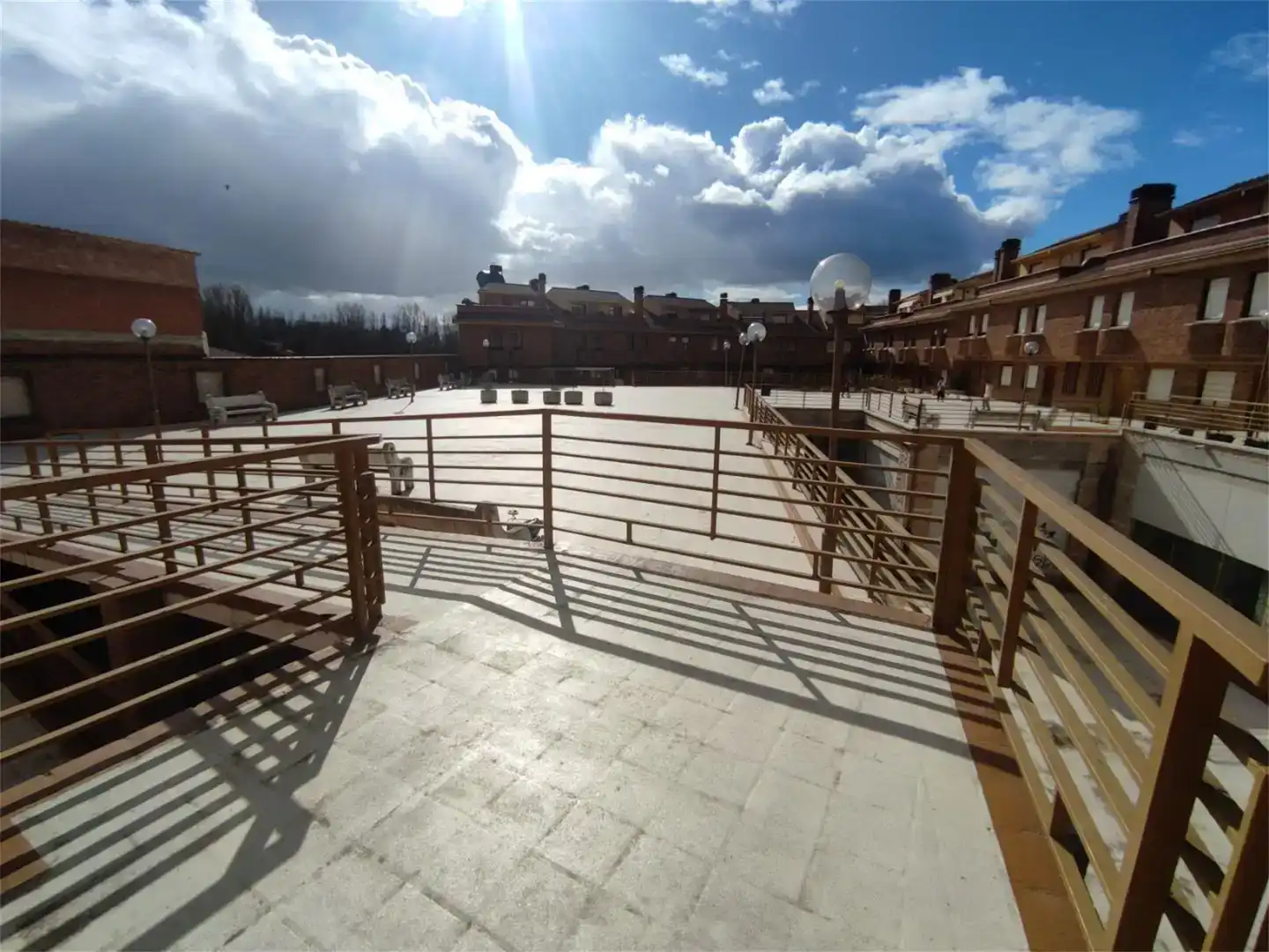Terrassa de Casa adosada en venda en Saldaña amb Parquet, Moblat i Balcó