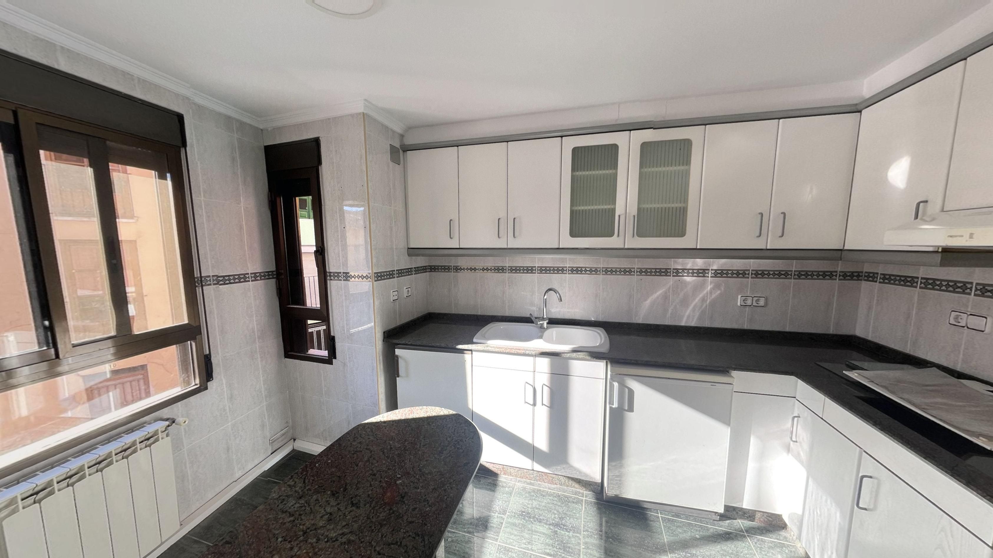 Cuina de Casa adosada en venda en Utiel amb Traster