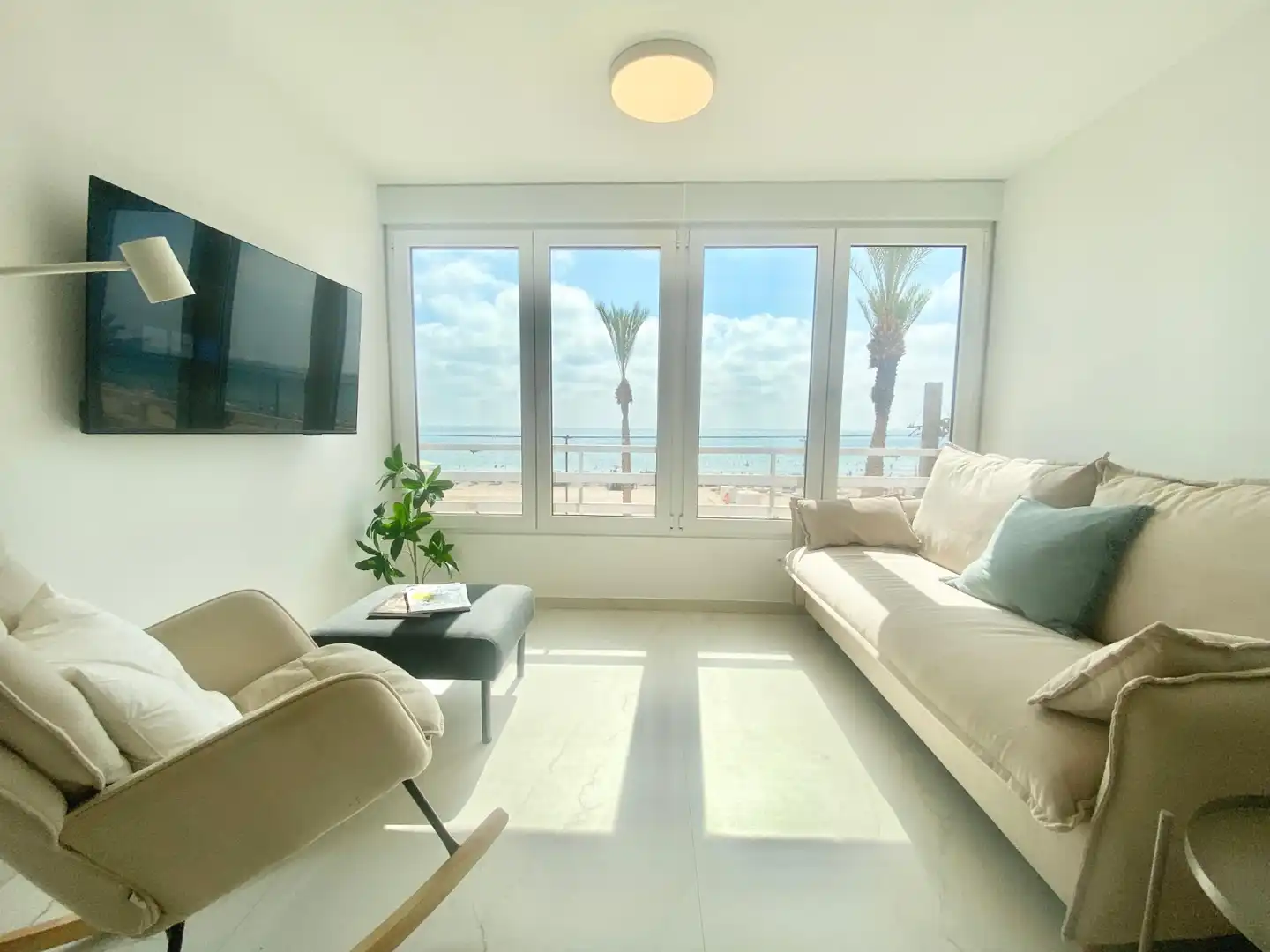 Wohnzimmer von Wohnung zur Miete in El Campello mit Klimaanlage, Schwimmbad und Möbliert