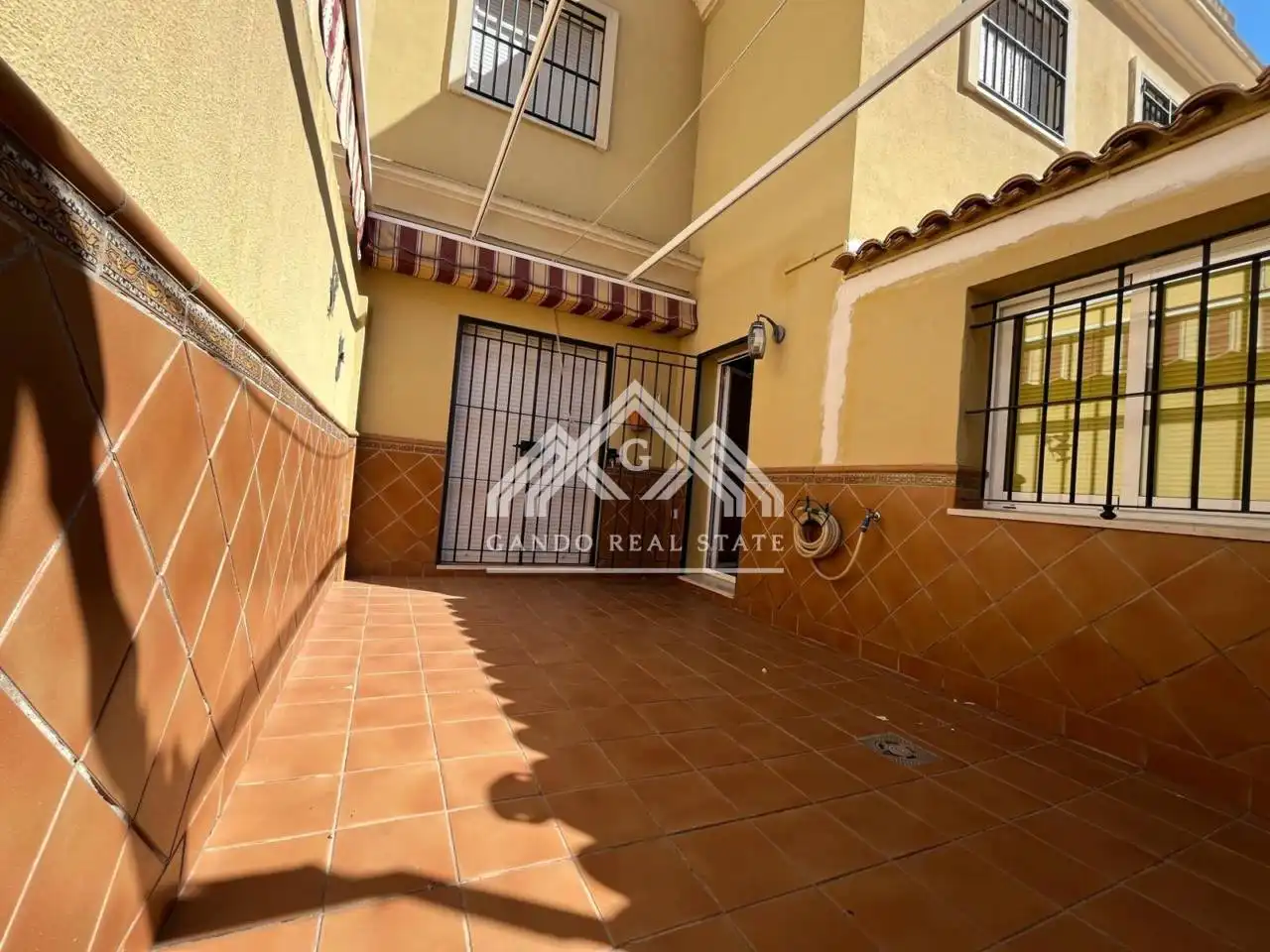 Garden of Houses for sale in Dos Hermanas  with Air Conditioner