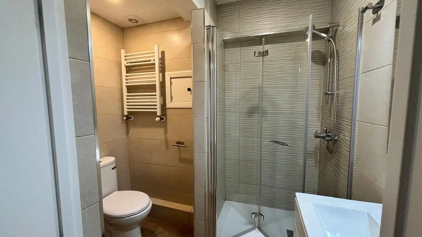 Bathroom of Flat for sale in Laudio / Llodio  with Heating, Terrace and Storage room