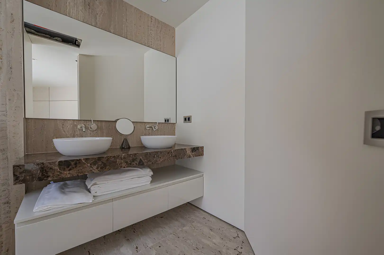 Baño de Planta baja en venta en Marbella con Aire acondicionado, Terraza y Piscina