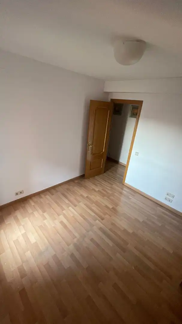 Wohnung zur Miete in Avenida de Moratalaz, Marroquina
