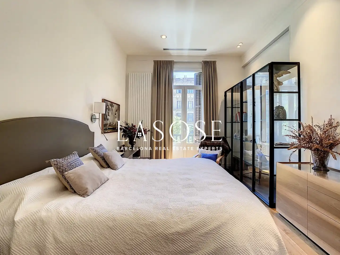Dormitori de Apartament de lloguer en Barcelona amb Aire condicionat, Parquet i Balcó