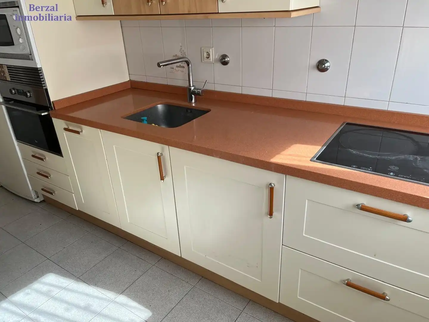 Cocina de Piso en venta en  Logroño con Aire acondicionado