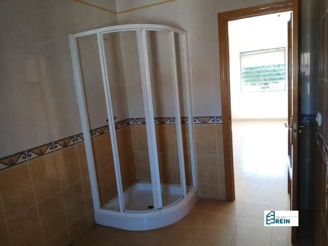 Bany de Casa adosada en venda en Esquivias amb Calefacció, Terrassa i Piscina