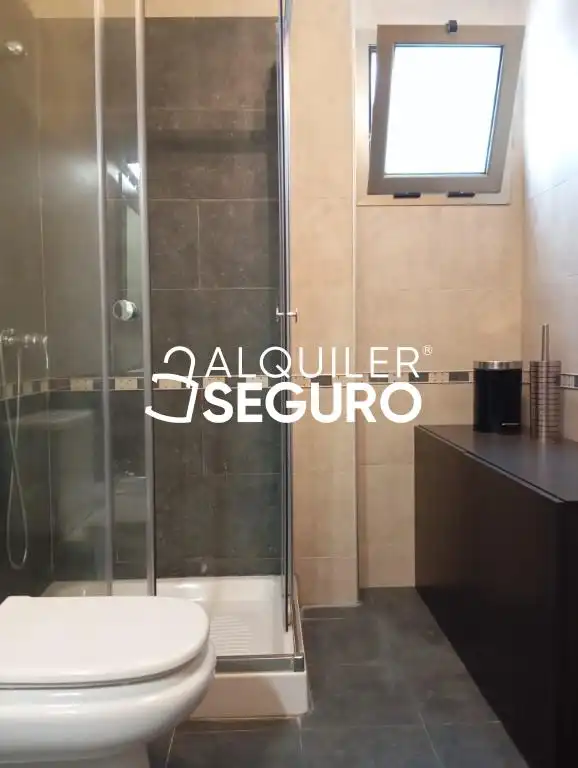Baño de Piso de alquiler en Telde con Trastero y Amueblado