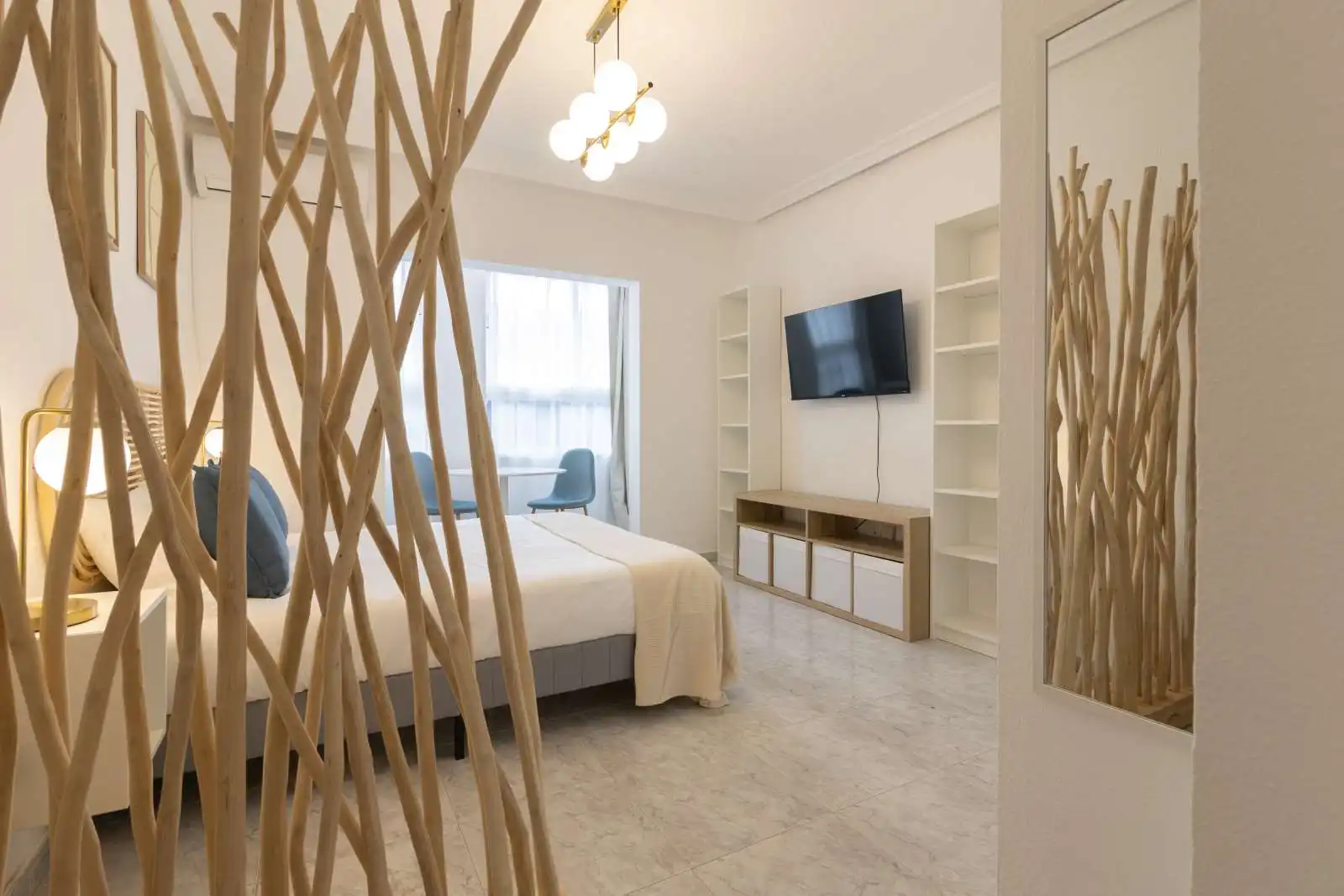 Habitación de Estudio para compartir en Torrevieja con Aire acondicionado, Terraza y Amueblado