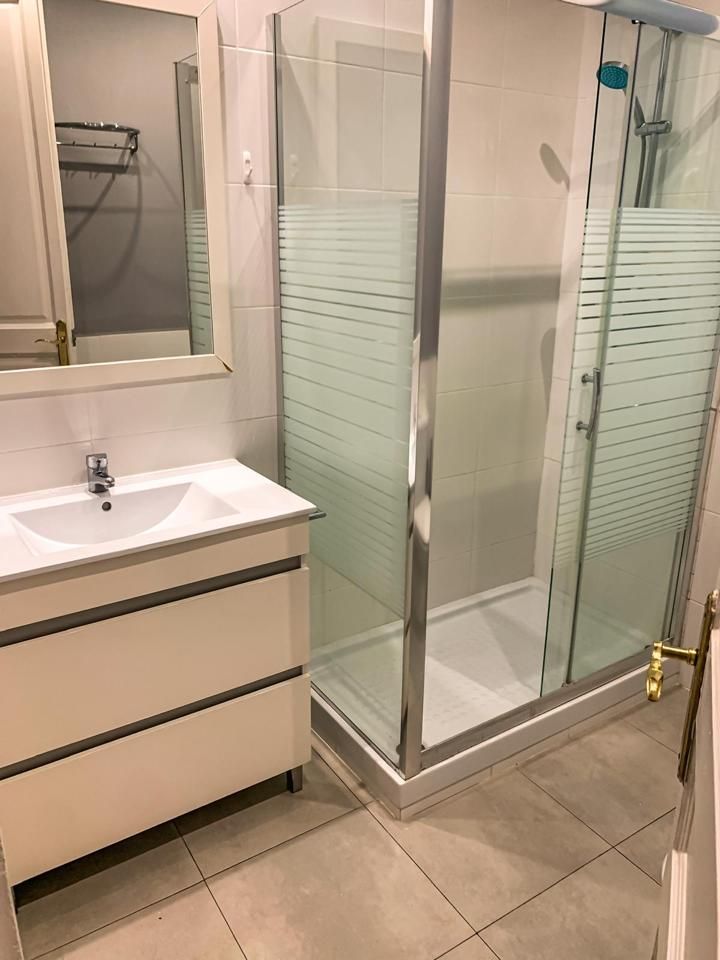 Bathroom of Flat for sale in  Barcelona Capital  with Heating, Parquet flooring and Balcony