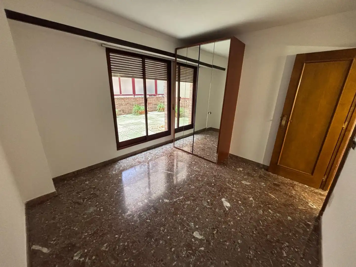 Dormitori de Pis de lloguer en Zaragoza amb Aire condicionat, Calefacció i Terrassa