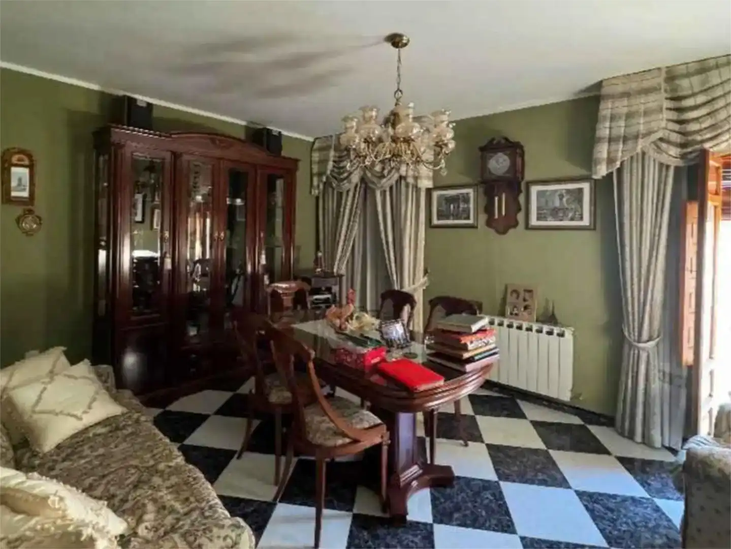 Menjador de Pis en venda en Archidona amb Jardí privat, Parquet i Traster