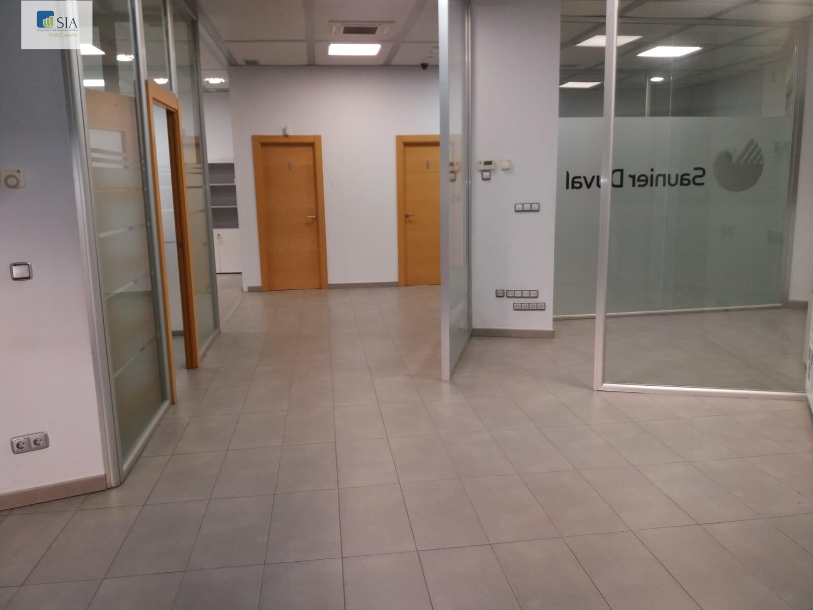 Local de lloguer en  Zaragoza Capital amb Aire condicionat