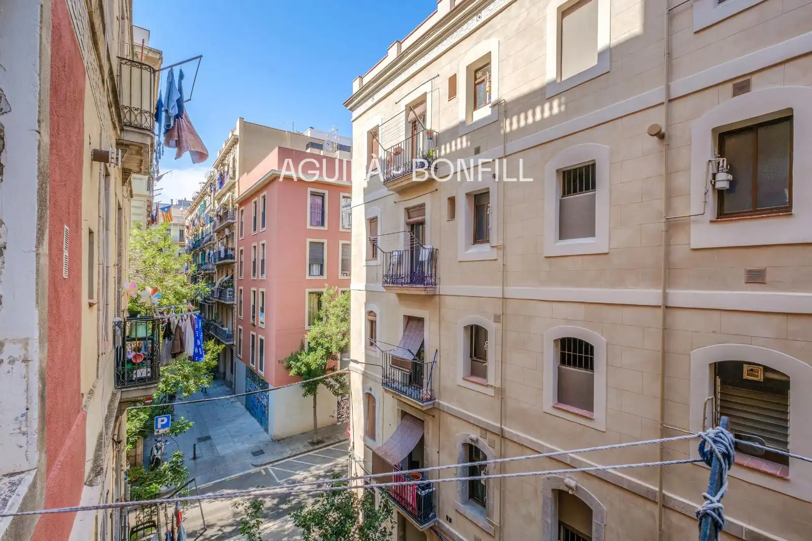 Exterior view of Flat for sale in Barcelona  with Terrace, Balcony and Alarm