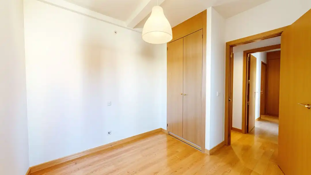 Bedroom of Flat for rent in Madrid  with Air Conditioner, Heating and Private garden