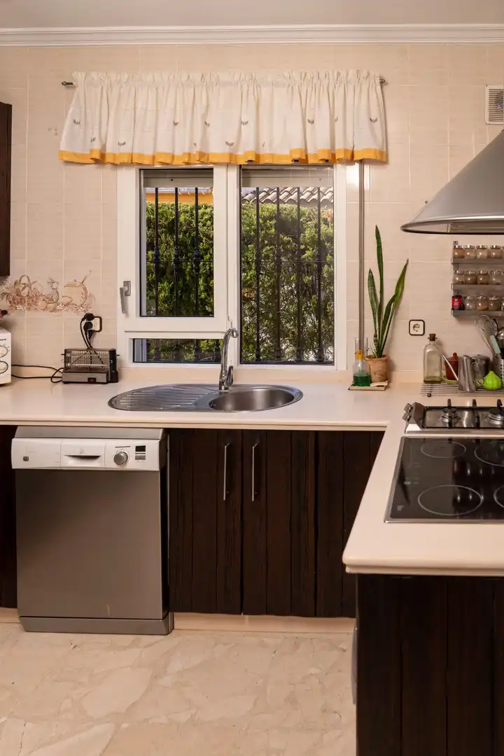 Cocina de Casa adosada en venta en Almonte con Terraza, Trastero y Balcón