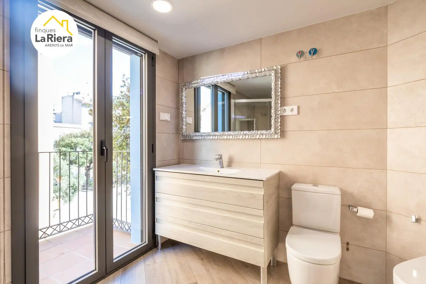 Baño de Dúplex en venta en Arenys de Mar con Aire acondicionado, Calefacción y Terraza