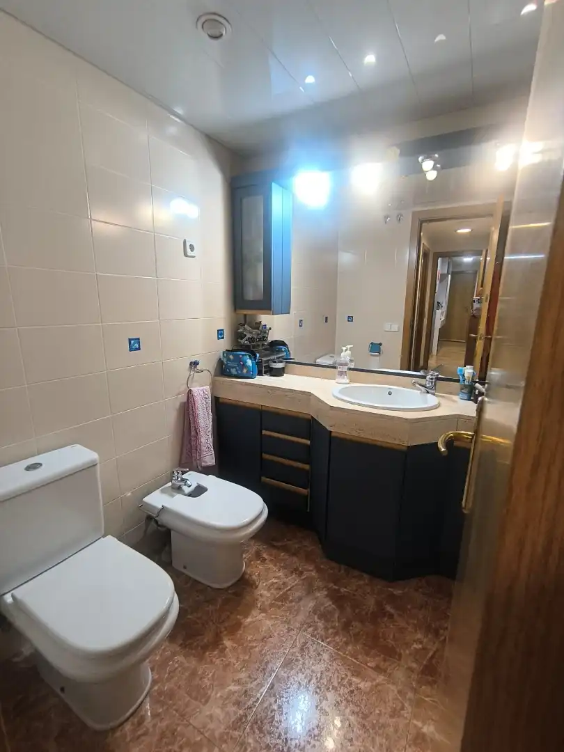 Badezimmer von Wohnung zum Verkauf in Centre - Sant Josep - Sanfeliu