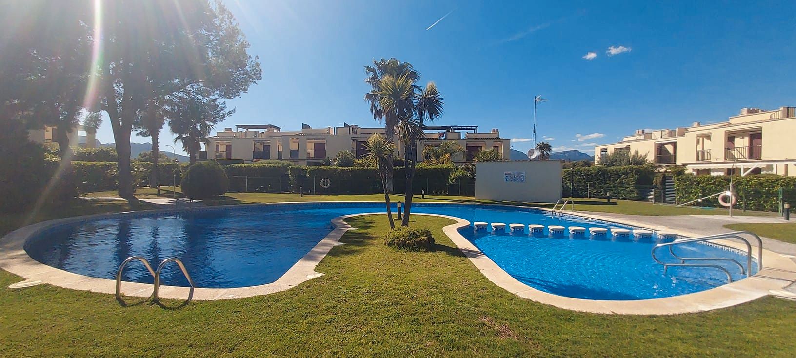 Piscina de Dúplex en venda en Mont-roig del Camp amb Aire condicionat, Jardí privat i Terrassa