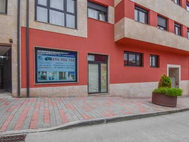 Local comercial en venda a Carral