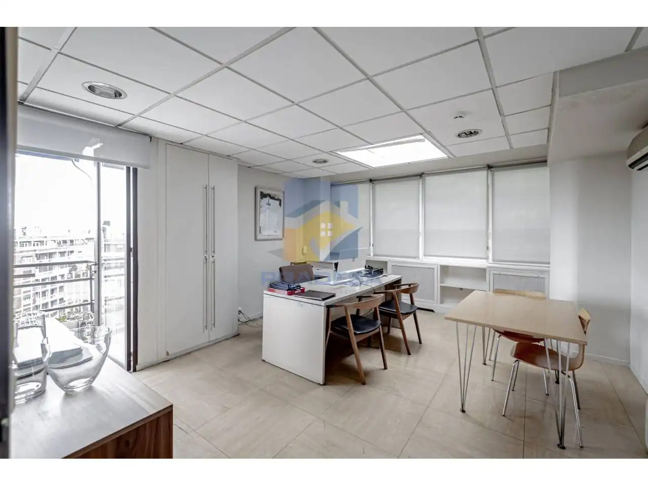 Office for sale in Madrid  with Air Conditioner and Alarm