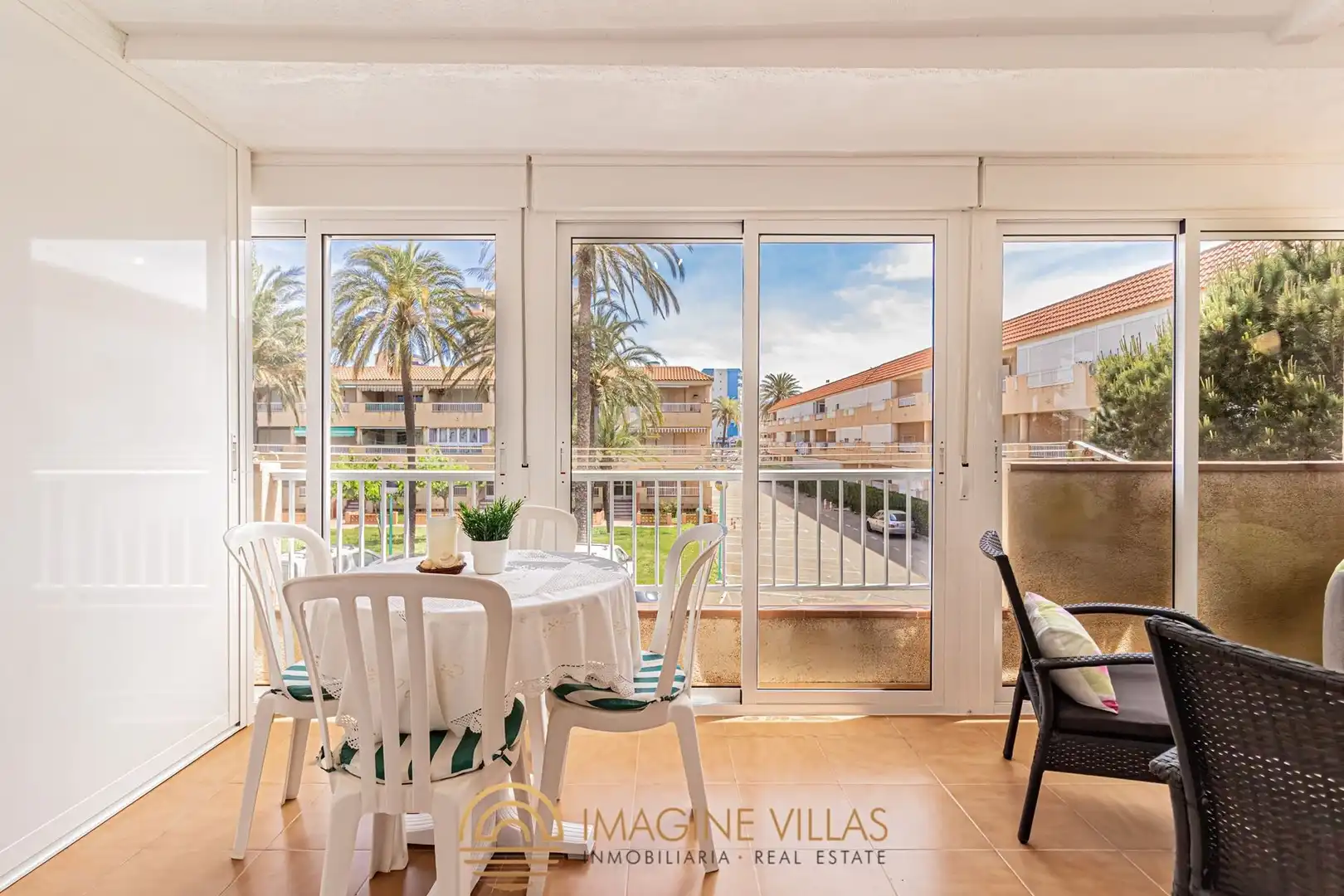 Terraza de Apartamento en venta en La Manga del Mar Menor con Amueblado y Piscina comunitaria