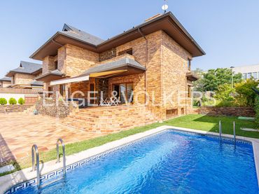 Maison avec balcon à louer à Somosaguas