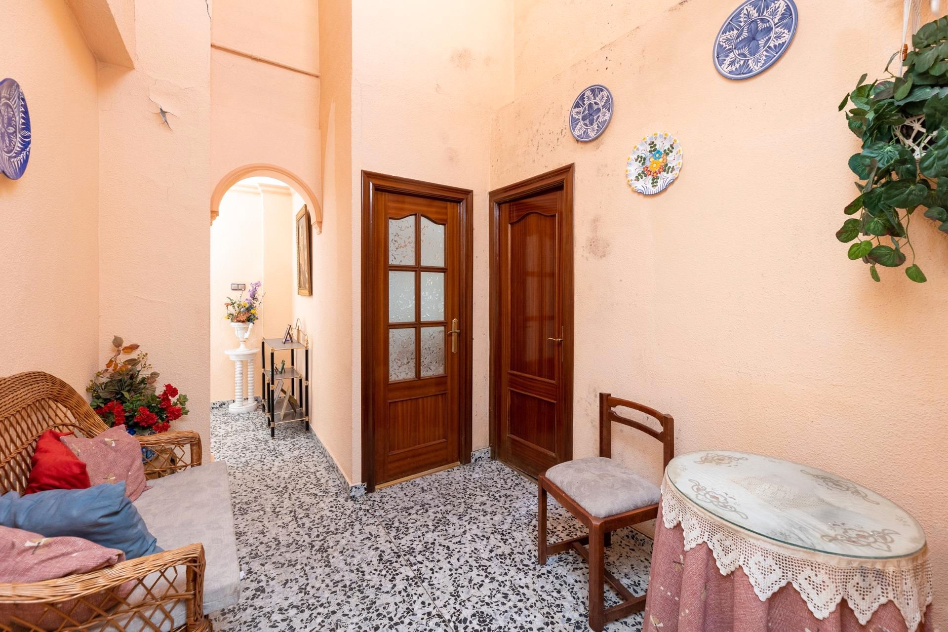 Building for sale in  Granada Capital