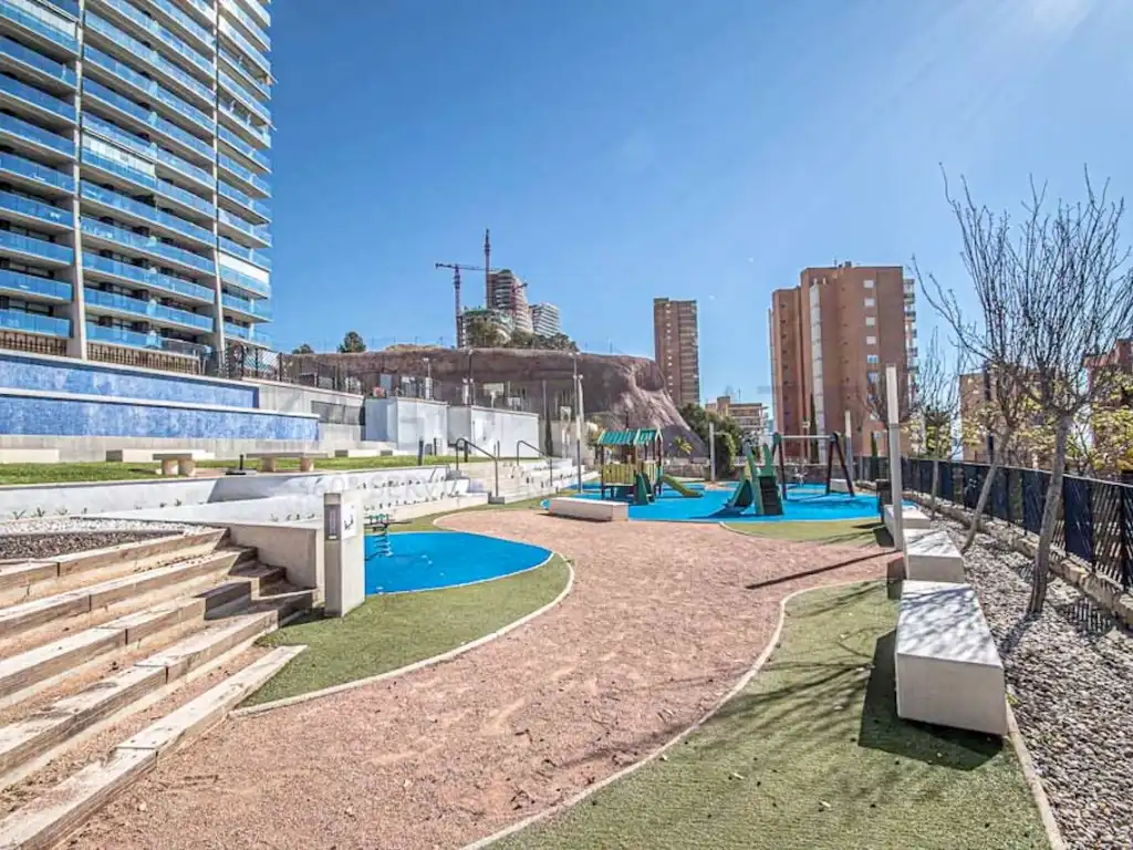 Wohnung zur Miete in Avenida Villajoyosa La, Playa Poniente