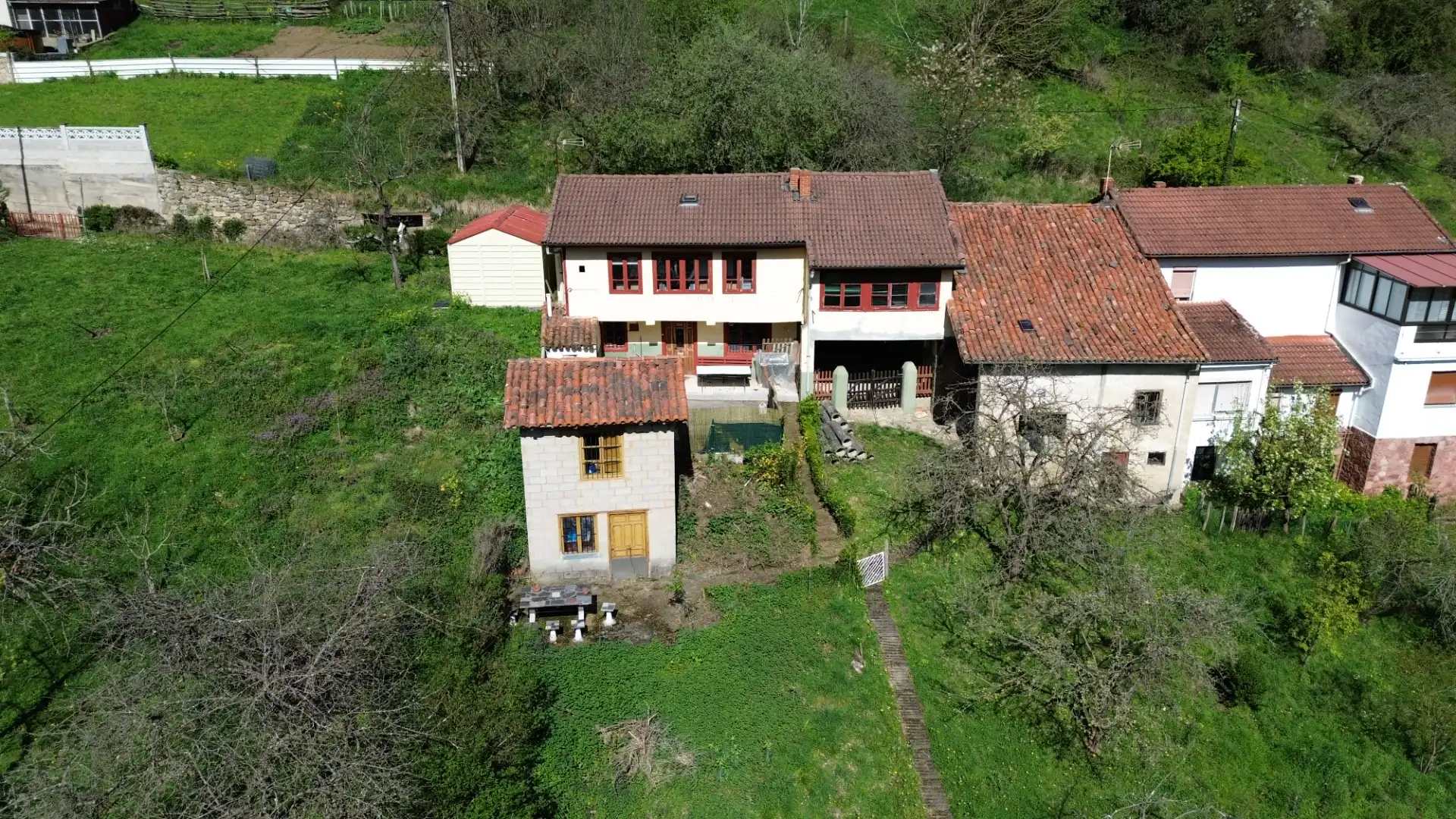 Vista exterior de Casa o chalet en venta en Mieres (Asturias) con Jardín privado y Balcón