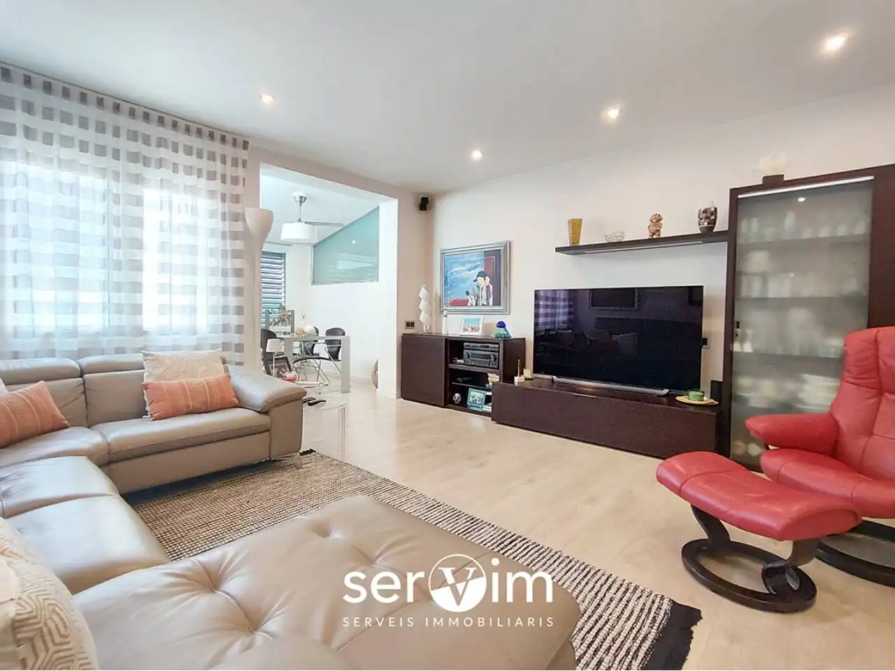 Sala de estar de Casa adosada en venta en Girona con Aire acondicionado, Calefacción y Jardín privado