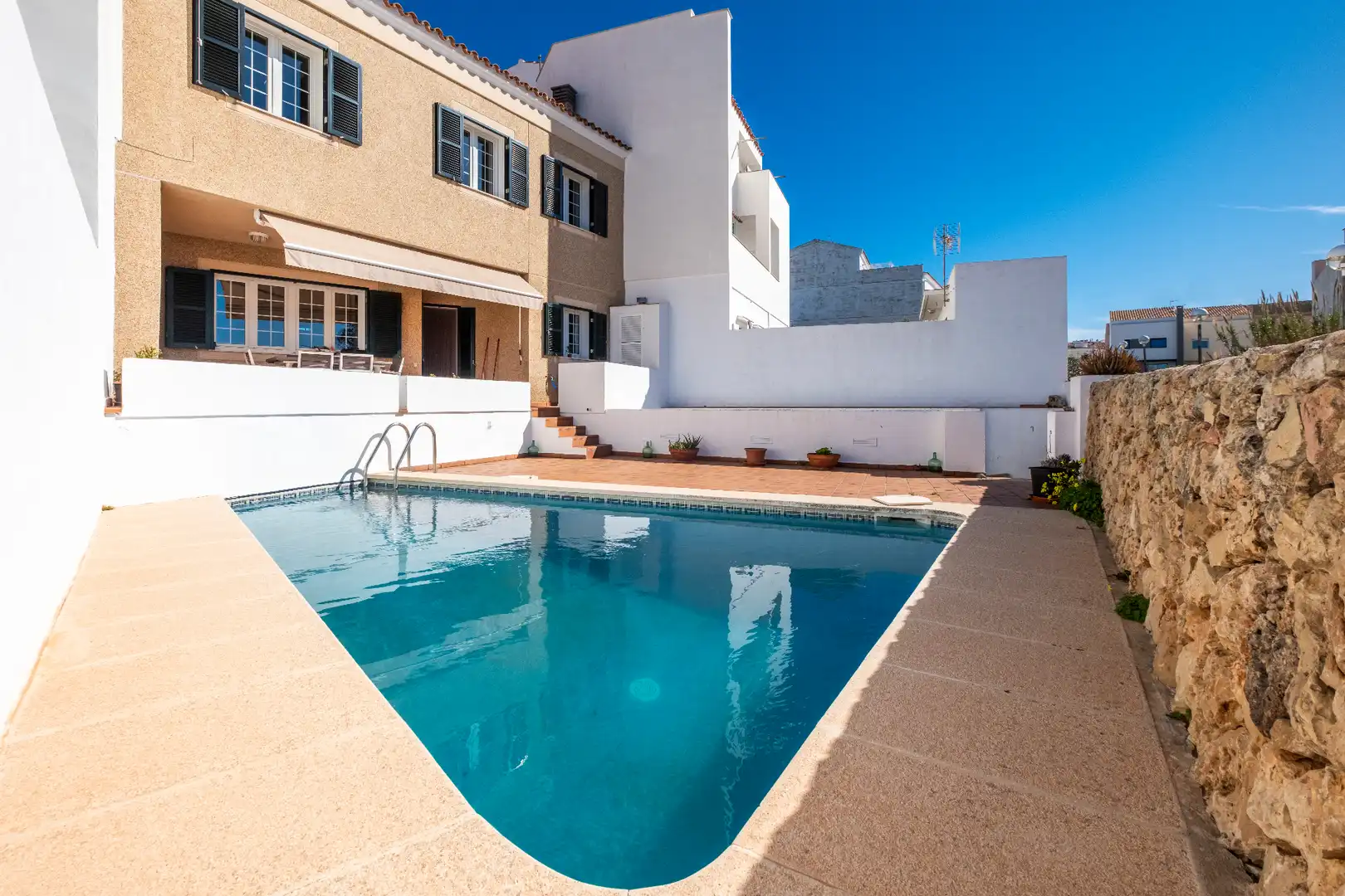 Piscina de Casa adosada en venta en Maó - Mahón con Calefacción, Parquet y Terraza