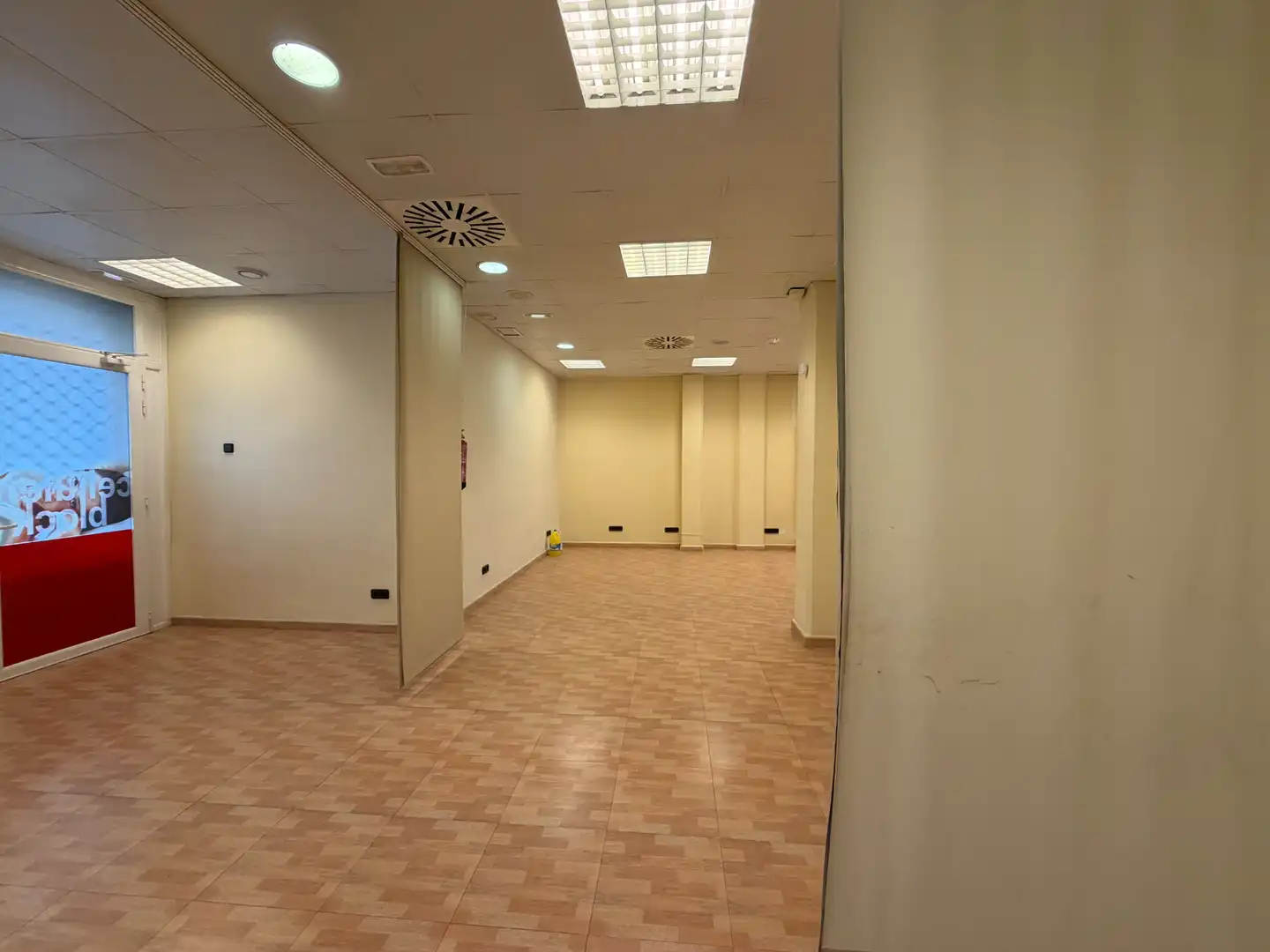 Local de alquiler en Granollers con Aire acondicionado y Alarma
