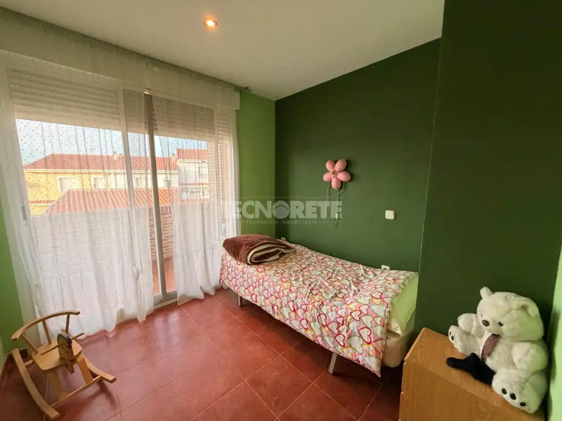 Habitación de Casa adosada en venta en Aldeanueva de Barbarroya con Aire acondicionado, Terraza y Amueblado