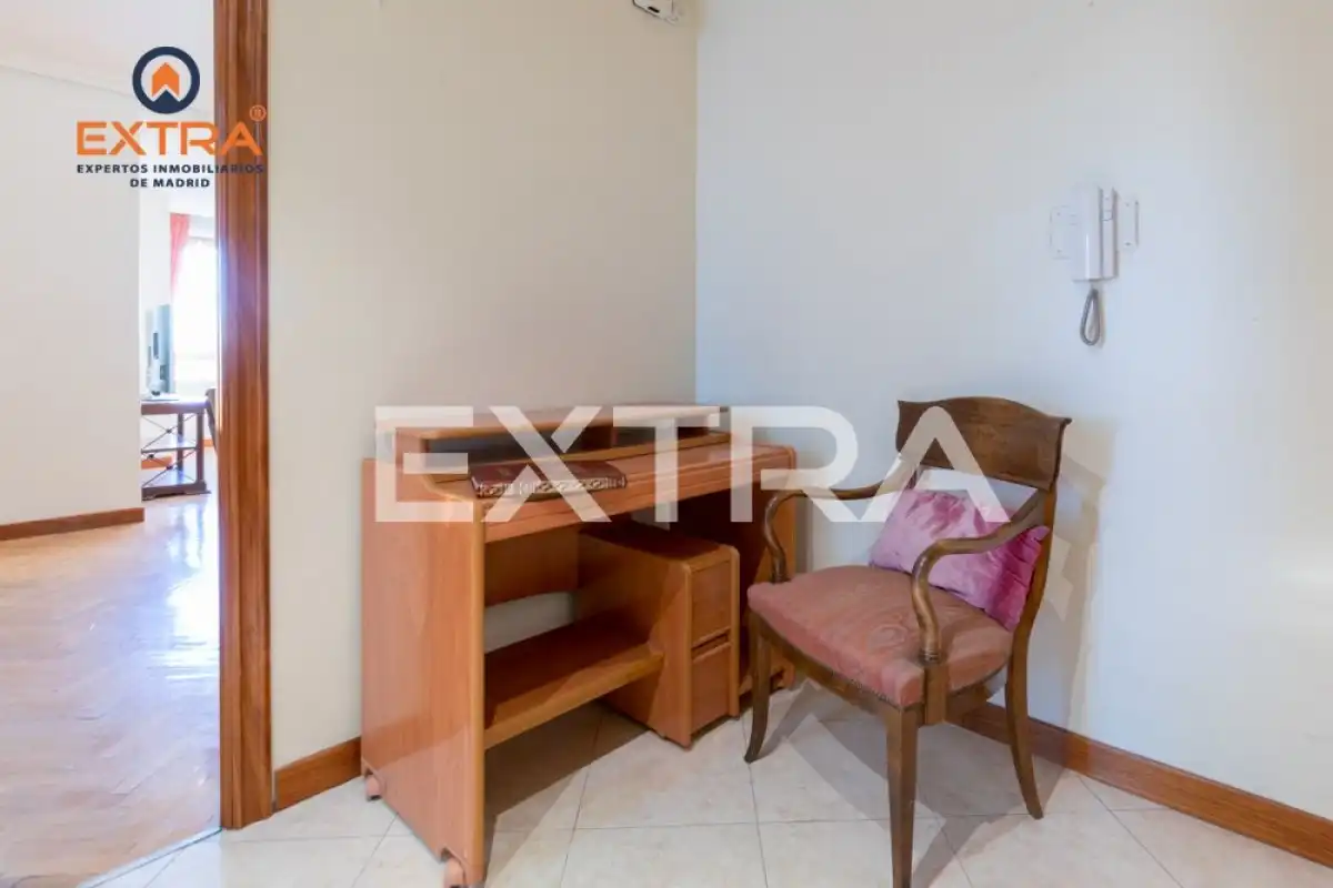 Schlafzimmer von Wohnung zur Miete in Madrid mit Klimaanlage, Heizung und Parkett
