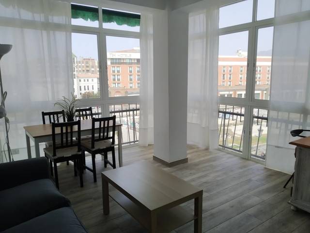 Apartamento en Alquiler en Calle Prim en Centro Histórico