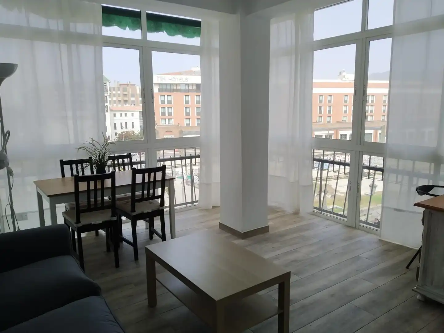 Sala de estar de Apartamento de alquiler en Málaga Capital con Aire acondicionado y Amueblado
