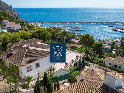 Vista exterior de Casa o xalet en venda en Jávea / Xàbia amb Aire condicionat, Terrassa i Piscina