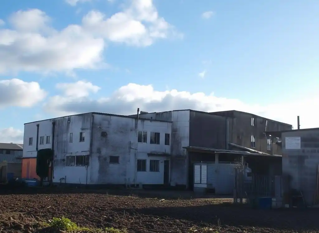 Vista exterior de Nave industrial en venta en Cuntis