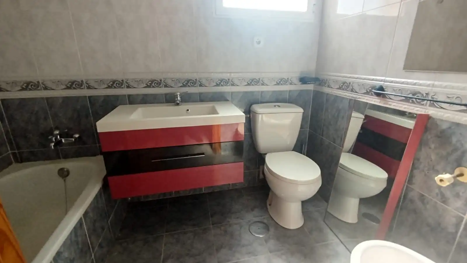 Bany de Casa adosada en venda en Uceda amb Calefacció, Jardí privat i Parquet