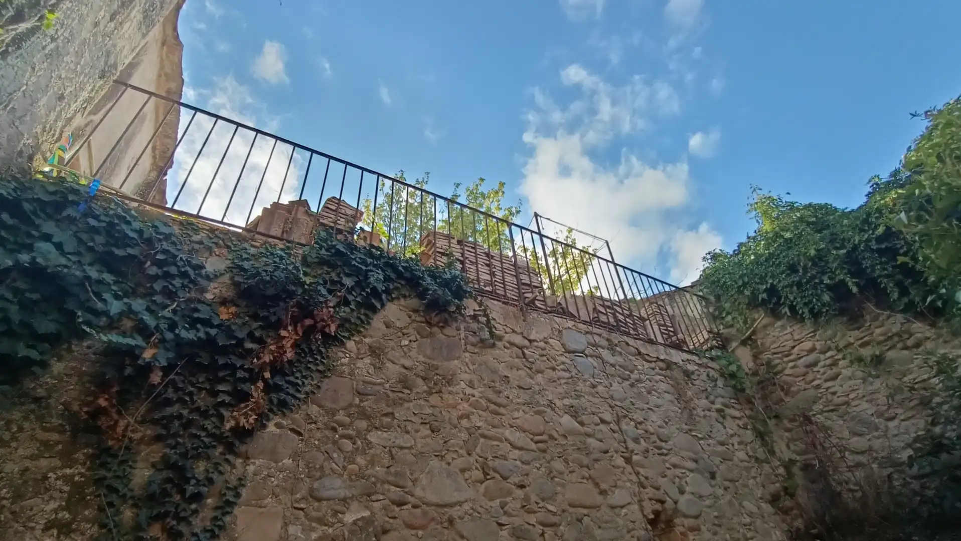 Balcony of Houses for sale in Salt  with Private garden