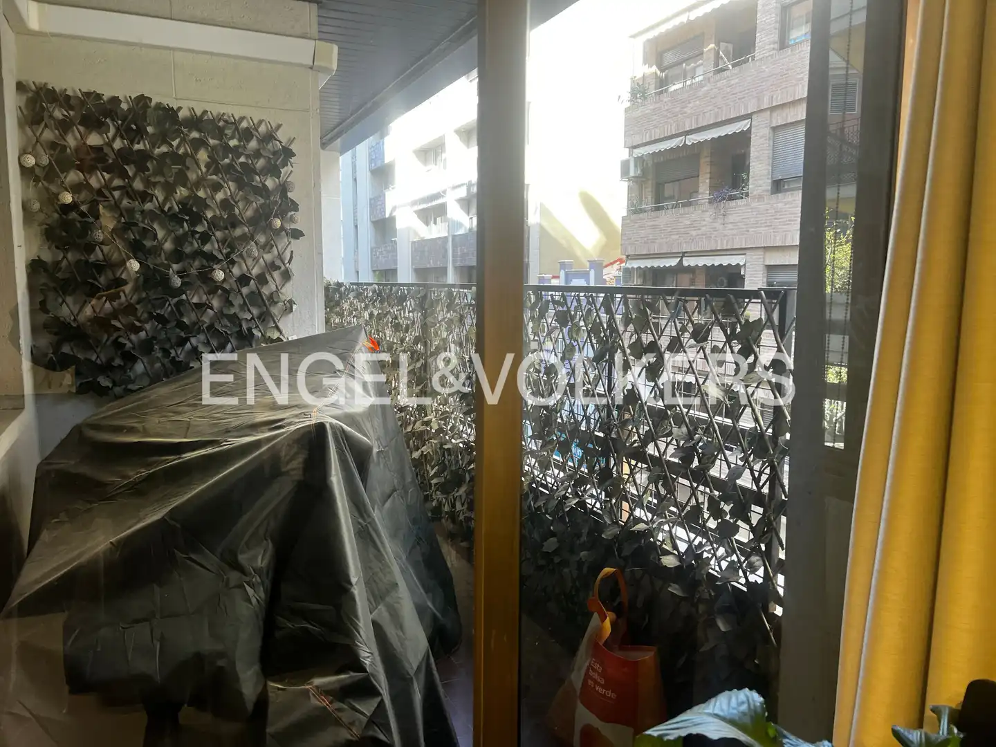 Terrassa de Pis de lloguer en Valencia amb Aire condicionat, Calefacció i Balcó