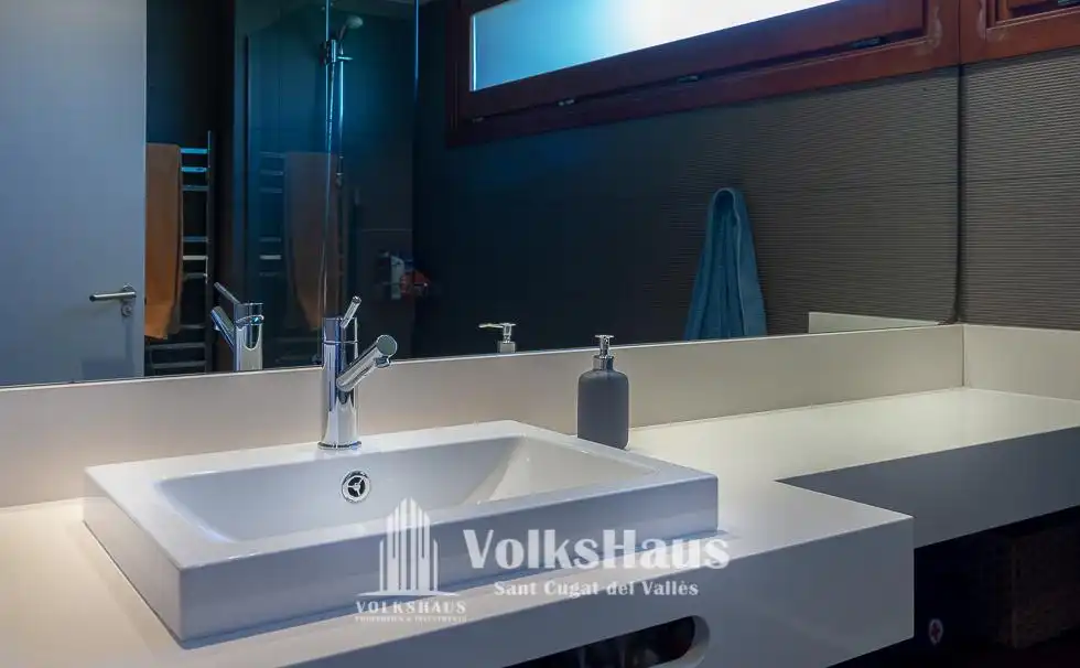 Badezimmer von Haus oder Chalet zum Verkauf in Sant Cugat del Vallès mit Klimaanlage, Heizung und Privatgarten