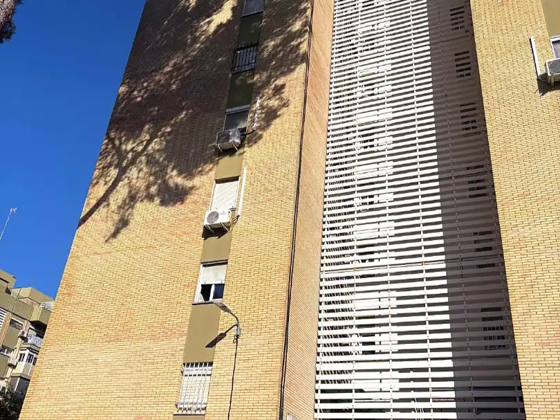 Vista exterior de Pis en venda en Sevilla amb Aire condicionat, Moblat i Forn