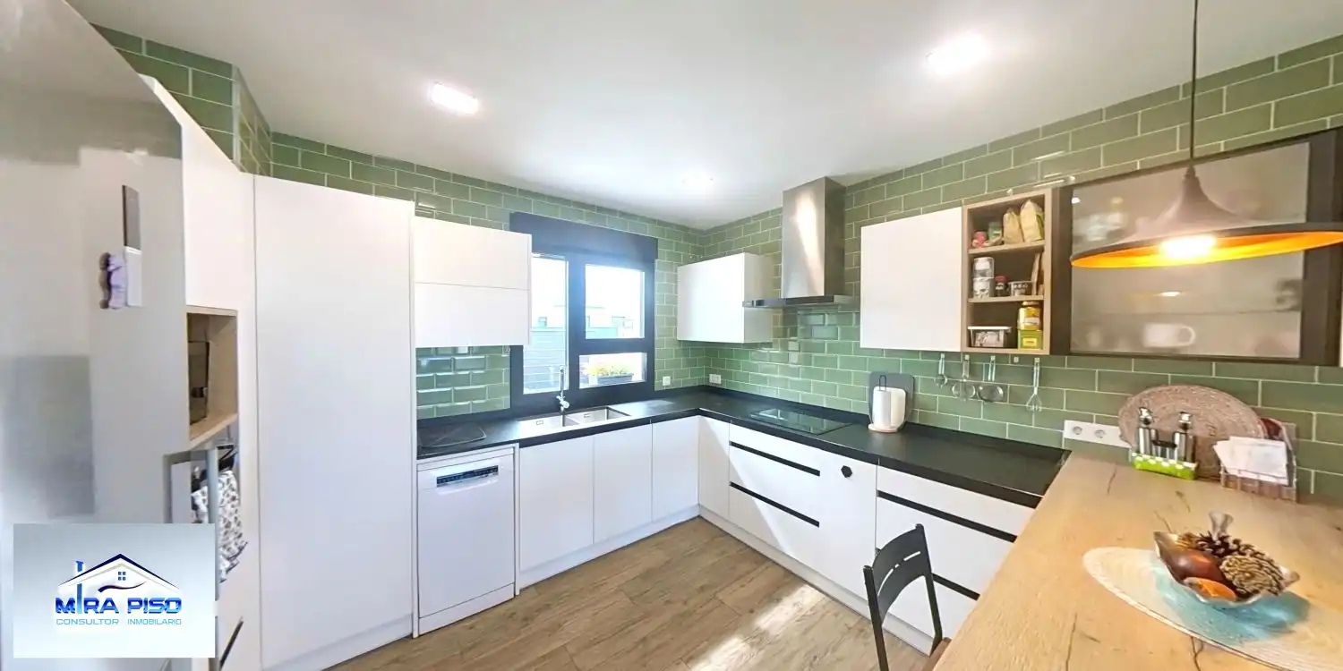 Cocina de Casa o chalet en venta en Las Rozas de Valdearroyo  con Calefacción, Terraza y Trastero