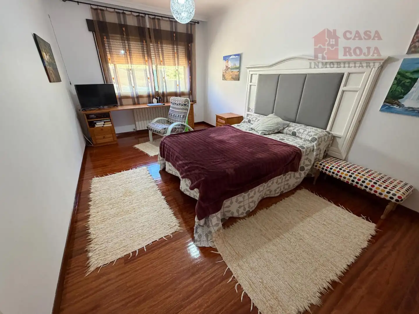 Dormitori de Casa o xalet en venda en Cangas  amb Calefacció, Terrassa i Moblat