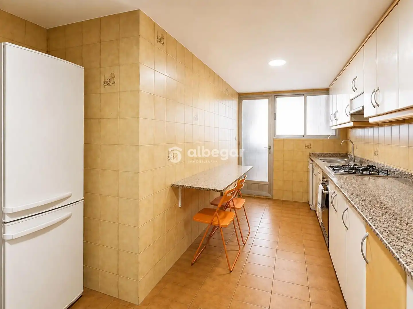 Cocina de Piso en venta en Valencia con Terraza, Horno y Balcón