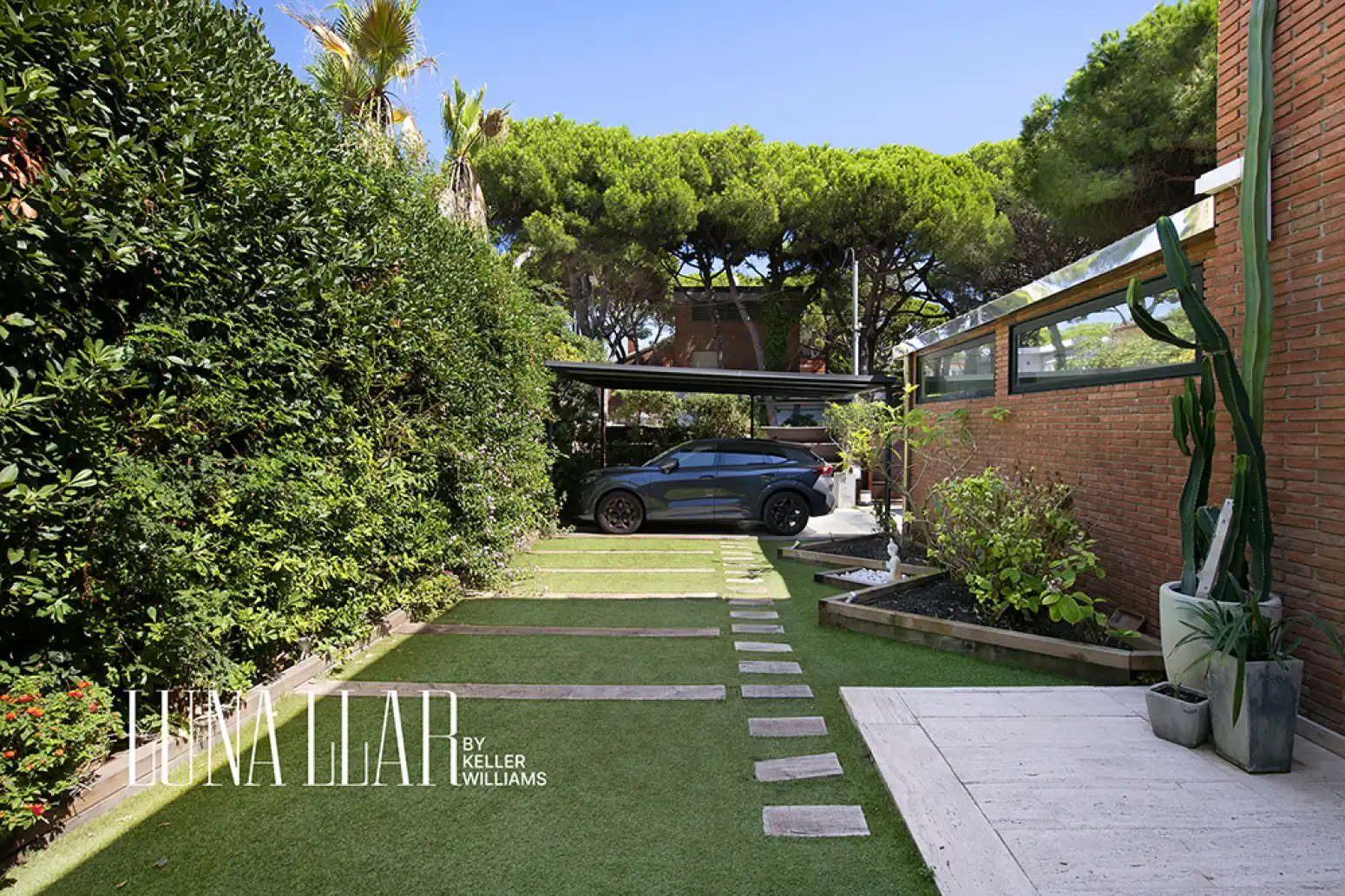 Garden of Houses for sale in Castelldefels  with Swimming Pool