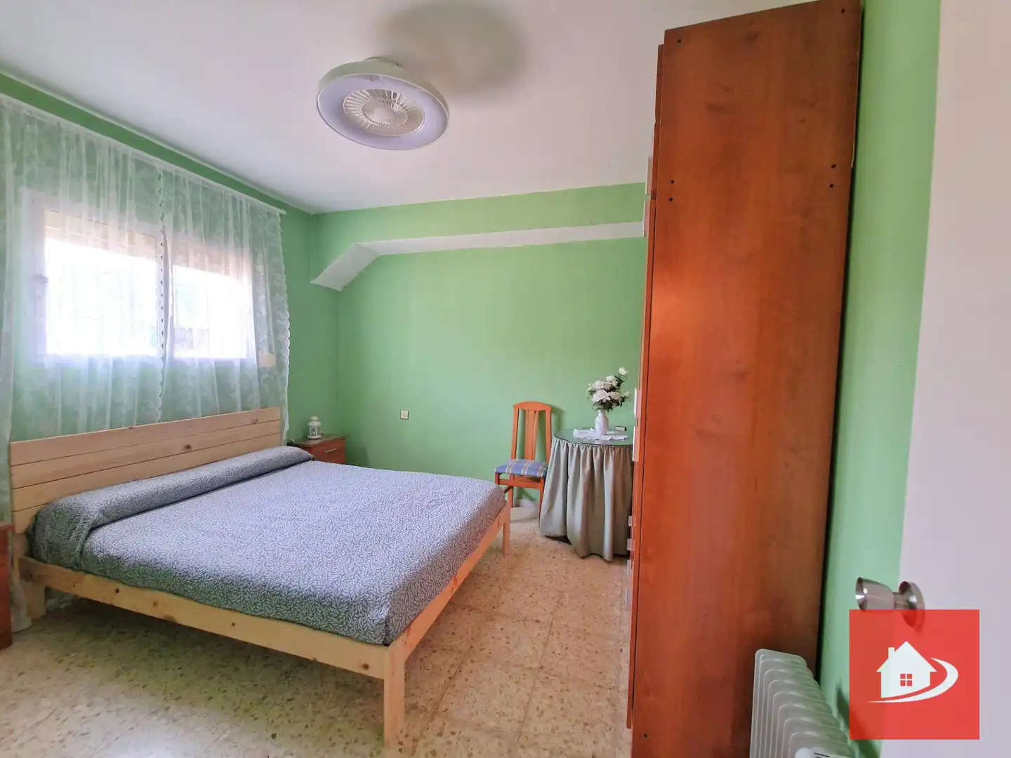 Habitación de Casa o chalet en venta en Las Palmeras - Dehesilla