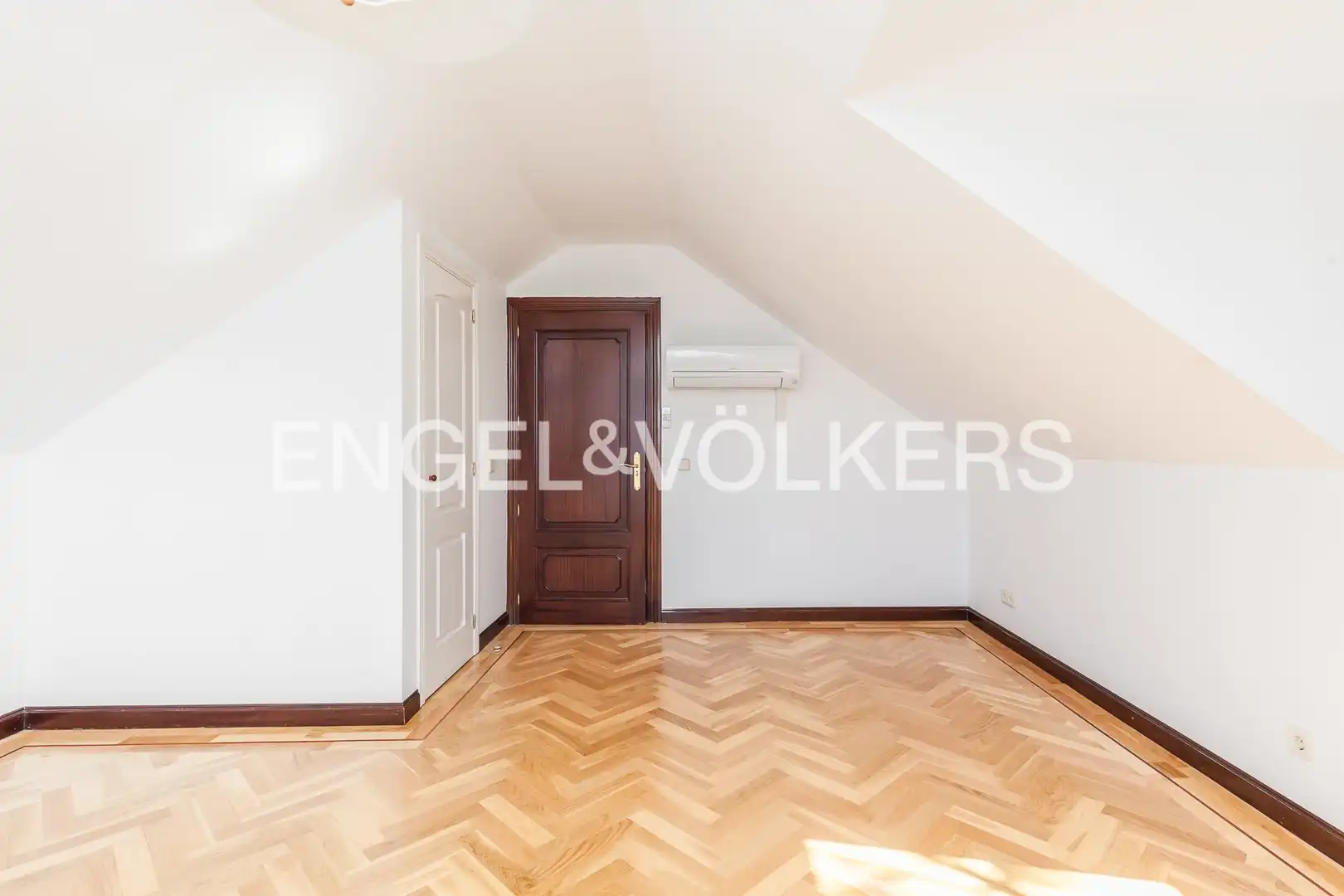 Houses for rent in Madrid  with Air Conditioner, Heating and Private garden